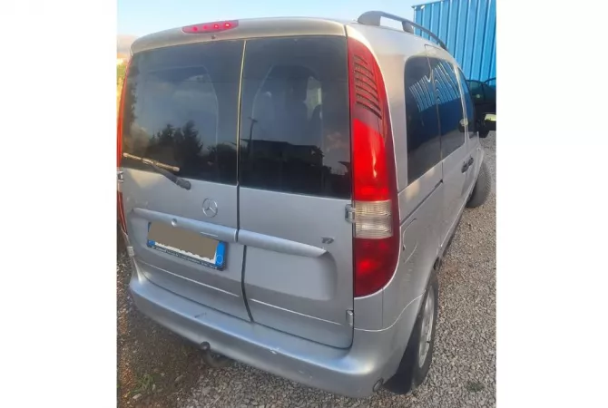 Auto in Vendita a Tirana - 2,200 Euro