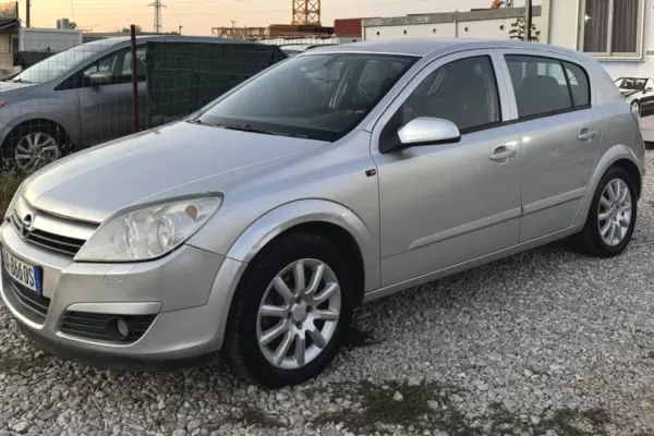 Auto in Vendita a Tirana - 1,700 Euro