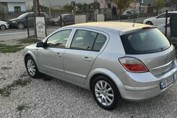 Auto in Vendita a Tirana - 1,700 Euro