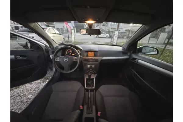 Auto in Vendita a Tirana - 1,700 Euro