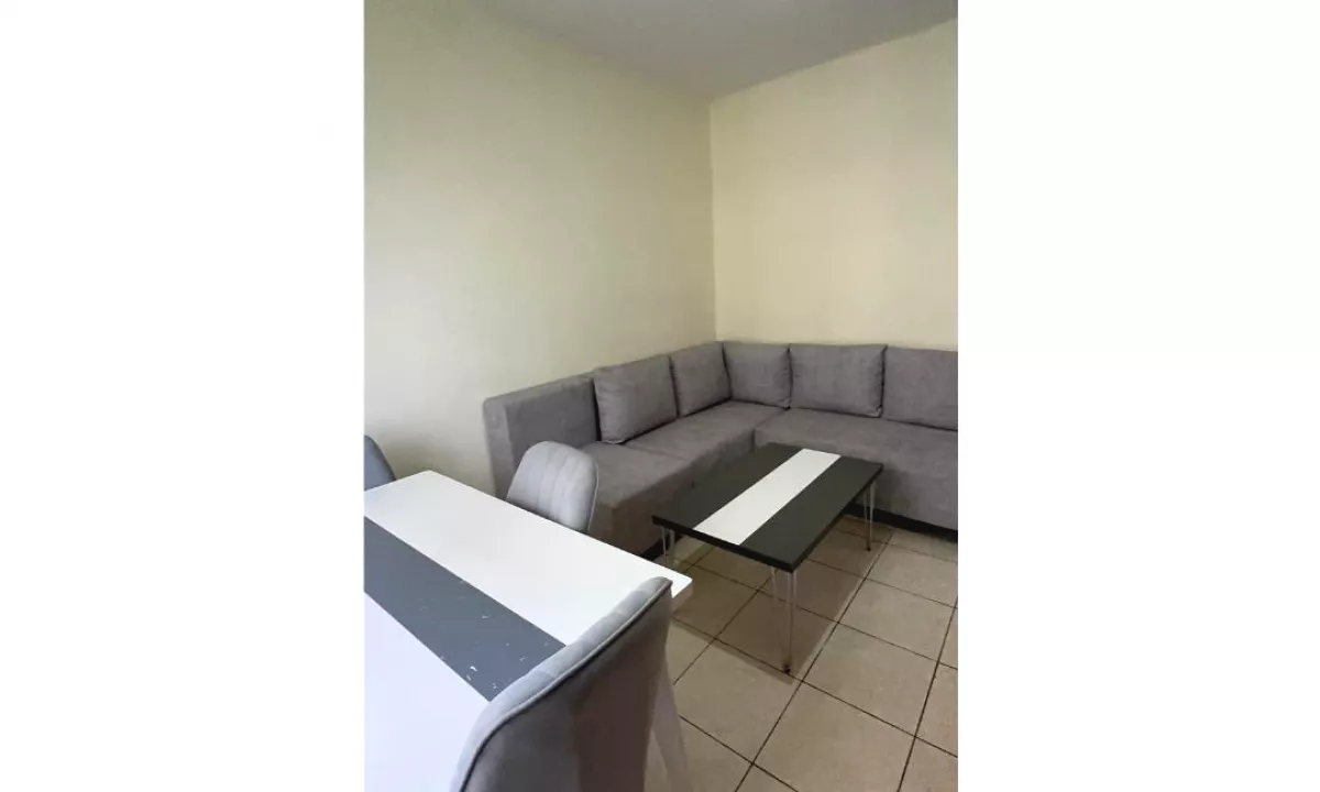 Shtepi me qera Apartament ne Durres, 2+1, Mobilimi E mobiluar, Pagesa 400  Euro.