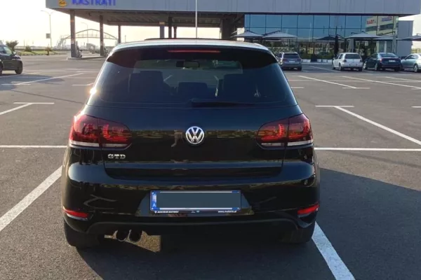 Auto in Vendita a Tirana - 7,300 Euro