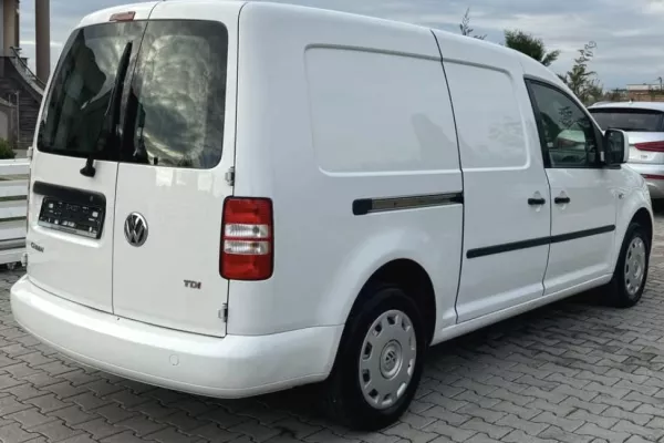 Auto in Vendita a Pristina - 7,400 Euro