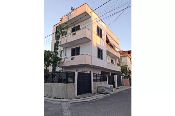  Jepet me Qira  Super Hyrje 3+1 ( Kati 2 Vile)🏠