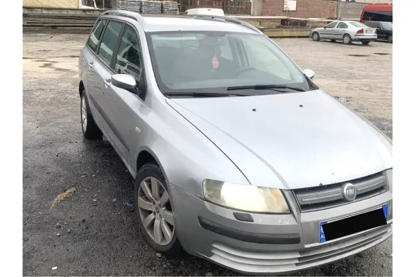 Auto in Vendita a Tirana - 1,800 Euro