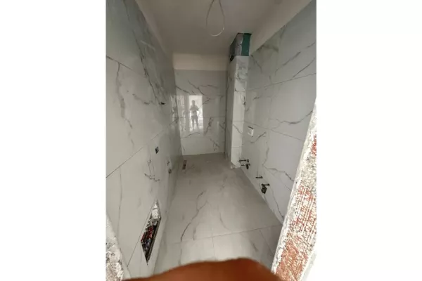 Shtepi ne shitje Apartament ne Tirane, 1+1, Mobilimi Bosh, pa mobiluar, Pagesa 72,000  Euro.