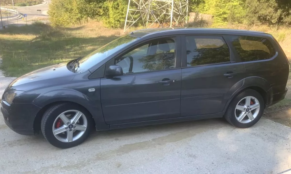 Auto in Vendita a Tirana, Ford, 2002 Diesel,Kambio Manual Pagamento 2,200  Euro.