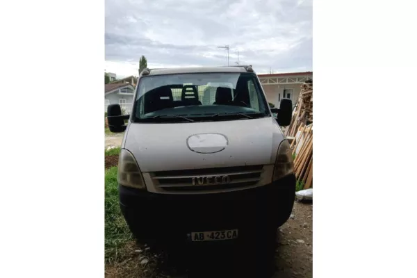 Auto in Vendita a Tirana - 13,000 Euro