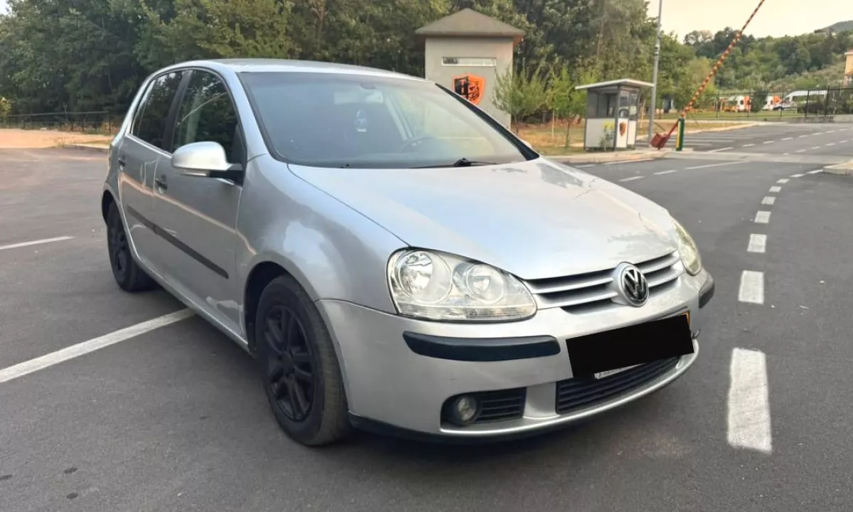 Auto in Vendita a Tirana, Volkswagen, 2006 Benzine,Kambio Automatik Pagamento 3,300  Euro.