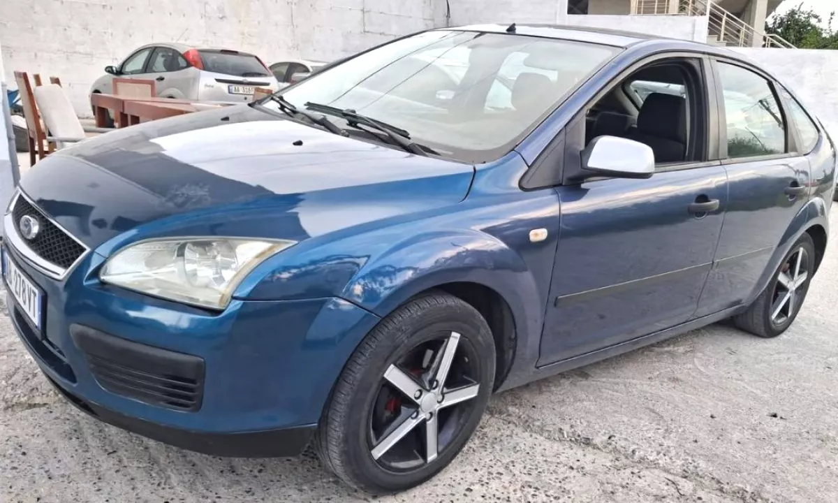 Auto in Vendita a Tirana, Ford, 2005 gasoline-gas,Kambio Manual Pagamento 2,200  Euro.