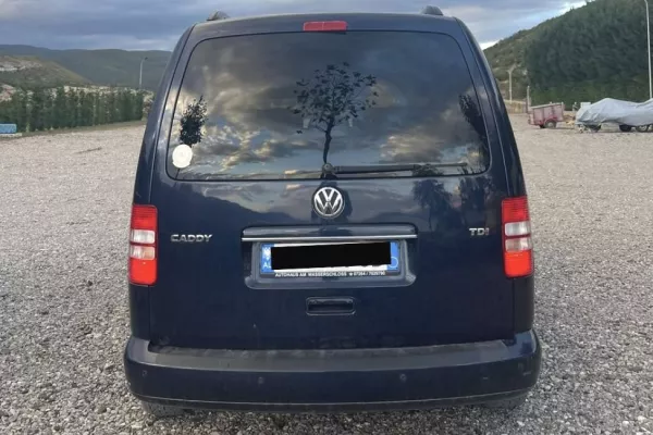 Auto in Vendita a Tirana - 7,500 Euro