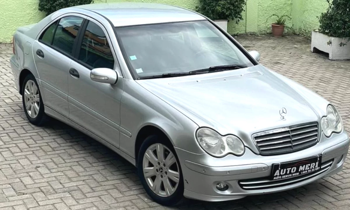 Auto in Vendita a Elbasan, Mercedes-Benz, 2006 Diesel,Kambio Automatik Pagamento 4,400  Euro.
