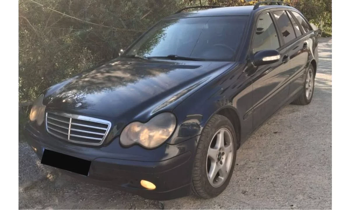 Auto in Vendita a Tirana, Mercedes-Benz, 2002 Diesel,Kambio Automatik Pagamento 3,000  Euro.