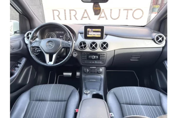 Auto in Vendita a Tirana - 8,800 Euro