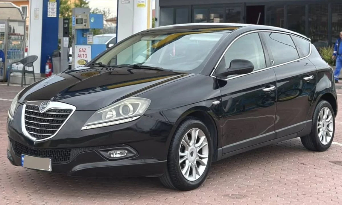 Auto in Vendita a Tirana, Lancia, 2011 Diesel,Kambio Automatik Pagamento 3,700  Euro.