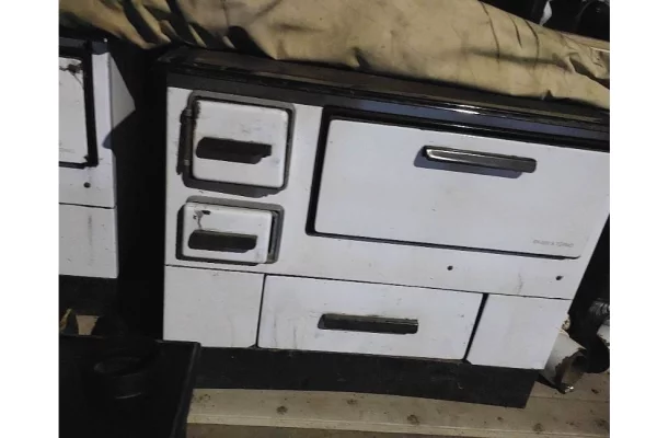 Mobilje dhe Elektroshtepiake ne Durres - 15,000 Leke