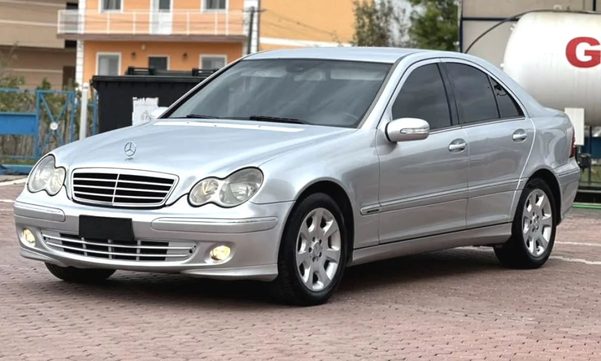 Auto in Vendita a Tirana, Mercedes-Benz, 2006 Diesel,Kambio Automatik Pagamento 4,200  Euro.