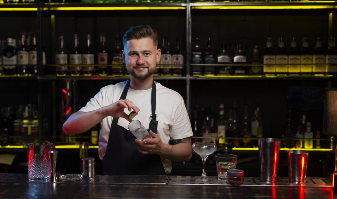 Njoftime Pune ne Tirane, Profesioni bankajer/e , Me eksperience, Pagesa 50,000  Leke.