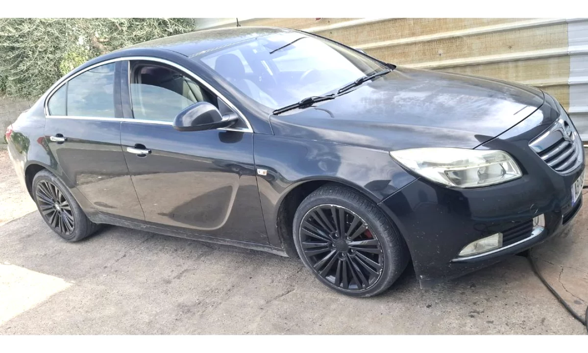 Auto in Vendita a Tirana, Nissan, 2005 gasoline-gas,Kambio Automatik Pagamento 2,000  Euro.