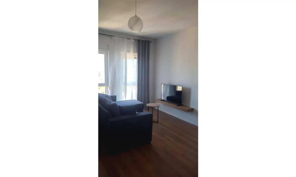 Shtepi me qera Apartament ne Tirane, 1+1, Mobilimi E mobiluar, Pagesa 60,000  Leke.