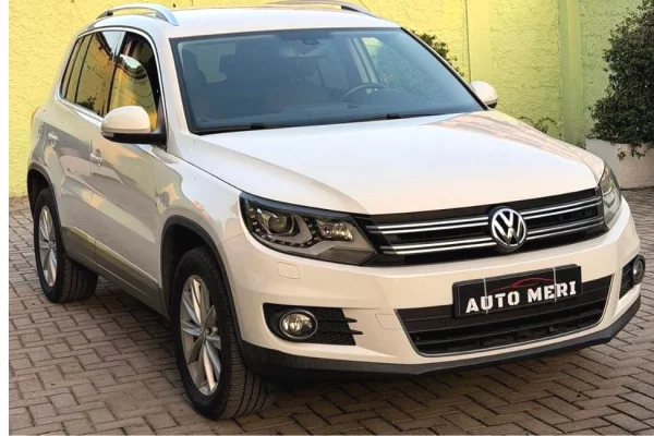 Auto in Vendita a Tirana - 10,400 Euro