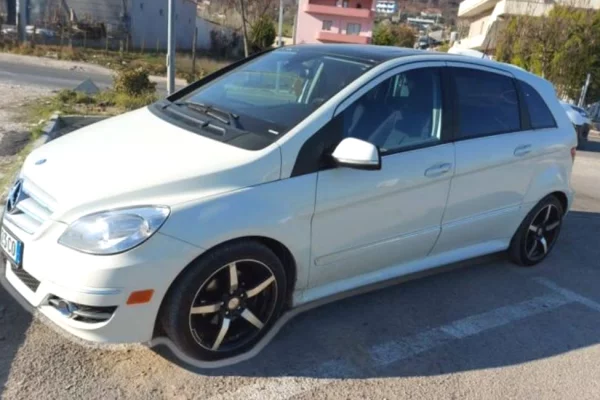 Auto in Vendita a Tirana - 6,000 Euro