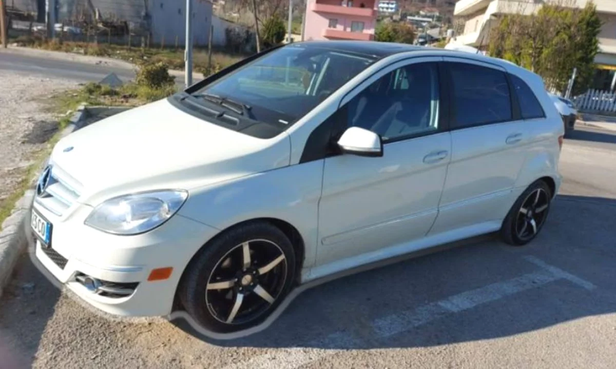 Auto in Vendita a Tirana, Mercedes-Benz, 2011 gasoline-gas,Kambio Automatik Pagamento 6,000  Euro.