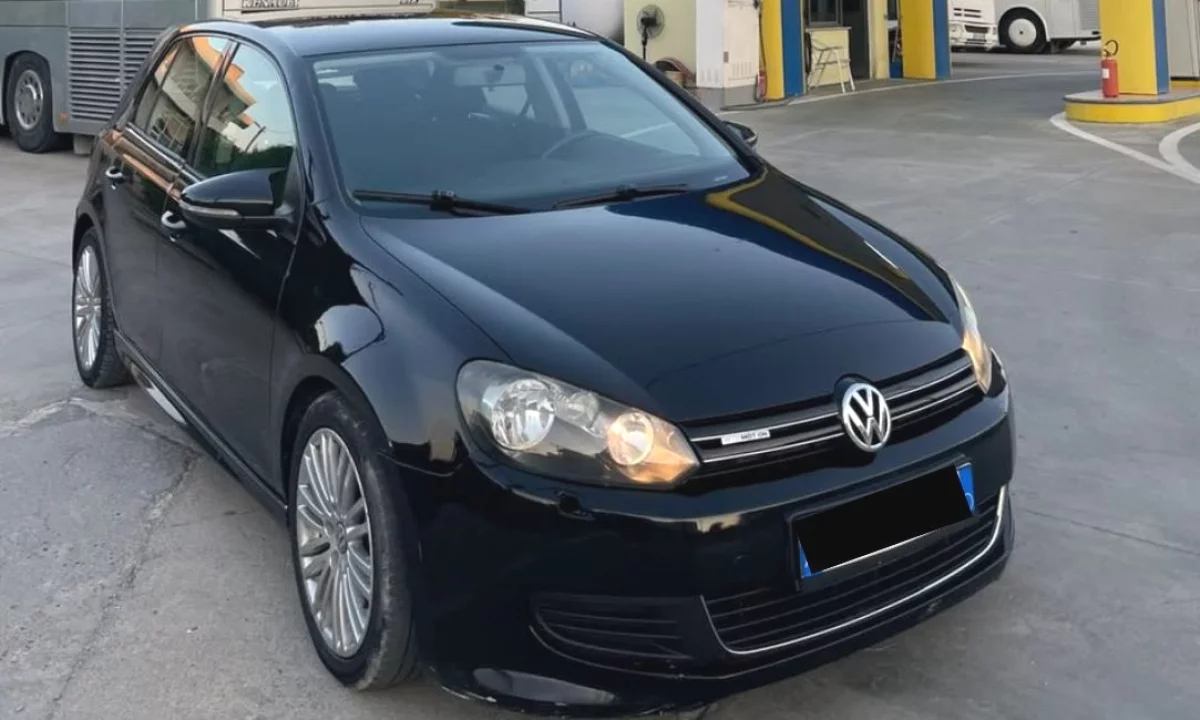 Auto in Vendita a Tirana, Volkswagen, 2012 Diesel,Kambio Manual Pagamento 5,300  Euro.