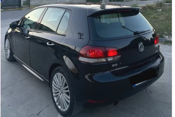 Auto in Vendita a Tirana - 5,300 Euro