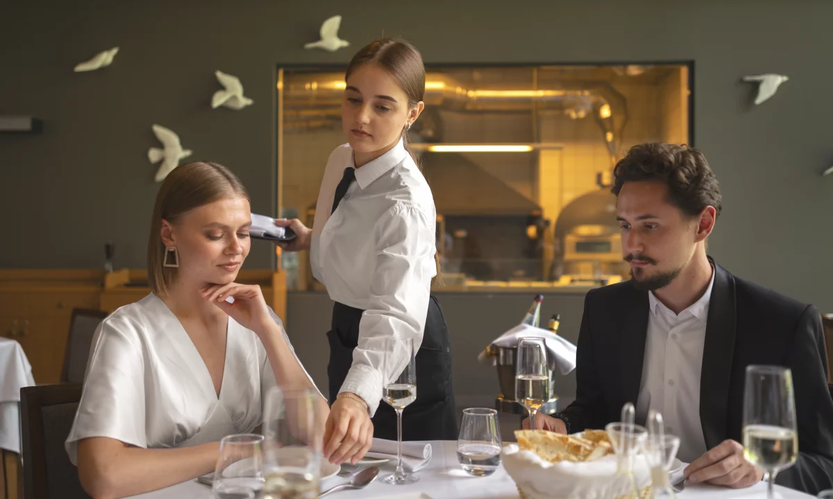 Njoftime Pune ne Tirane, Profesioni Punëtore kuzhine, Kamarier/e , Fillestar/Pak eksperience, Pagesa Me Marreveshje.