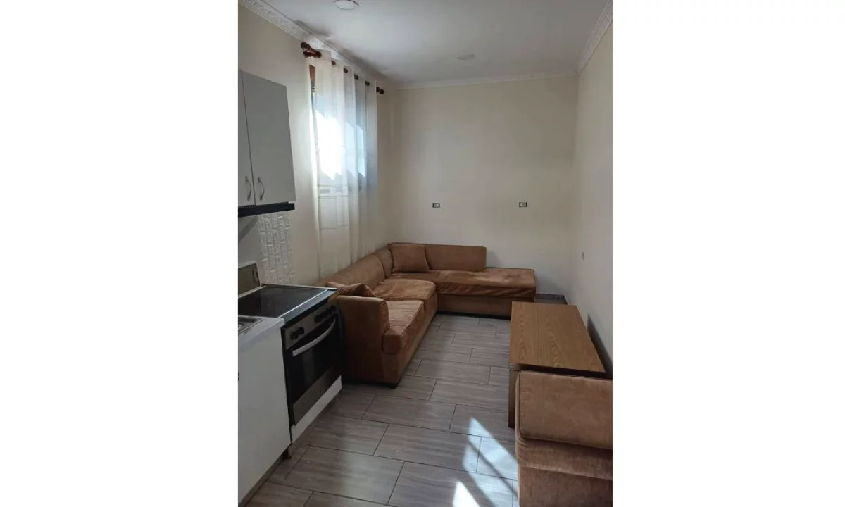 Shtepi me qera Shtepi Private ne Durres, 1+1, Mobilimi E mobiluar, Pagesa 20,000  Leke.