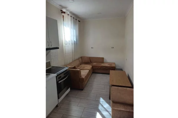 Shtepi me qera 1+1 ne Durres - 20,000 Leke