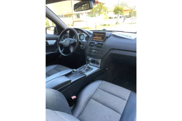 Makina ne shitje ne Tirane, Mercedes-Benz, 2009 Diesel,Kambio Automatik Pagesa 5,500  Euro.