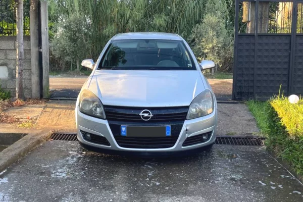 Auto in Vendita a Tirana - 1,700 Euro