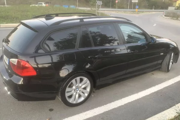 Auto in Vendita a Tirana - 2,800 Euro