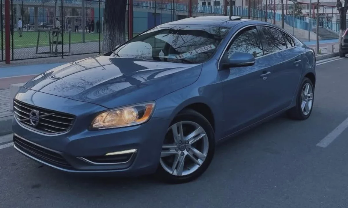 Auto in Vendita a Tirana, Volvo, 2014 Benzine,Kambio Automatik Pagamento 8,500  Euro.