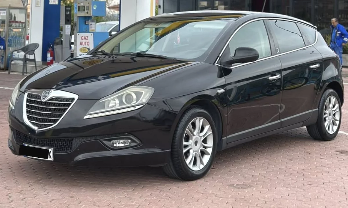 Auto in Vendita a Tirana, Lancia, 2011 Diesel,Kambio Automatik Pagamento 3,700  Euro.