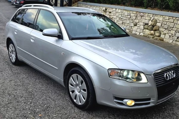 Auto in Vendita a Tirana - 3,900 Euro