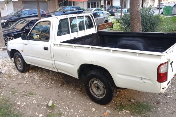 Auto in Vendita a Valona - 6,700 Euro