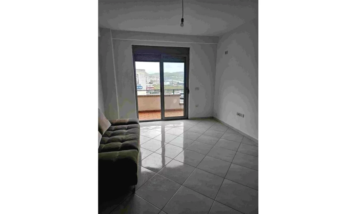 Shtepi ne shitje Apartament ne Tirane, 1+1, Mobilimi Bosh, pa mobiluar, Pagesa 84,000  Euro.