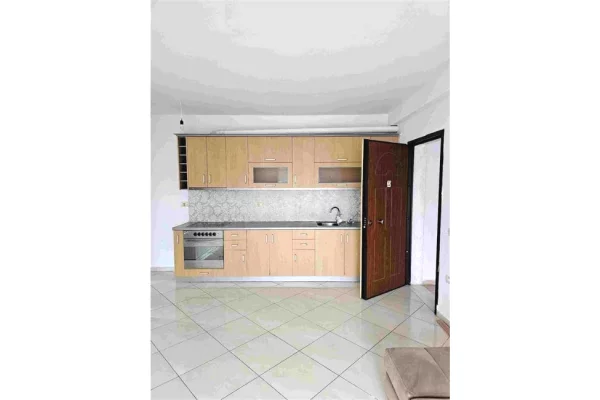 Shtepi ne shitje Apartament ne Tirane, 1+1, Mobilimi Bosh, pa mobiluar, Pagesa 84,000  Euro.