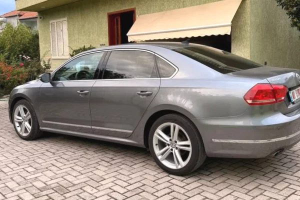 Auto in Vendita a Tirana - 8,300 Euro