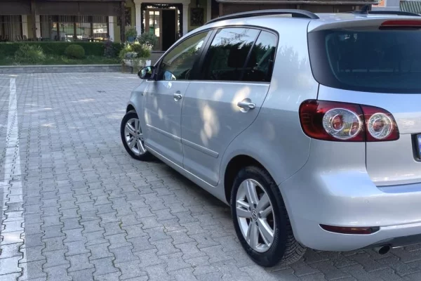 Auto in Vendita a Tirana - 8,300 Euro