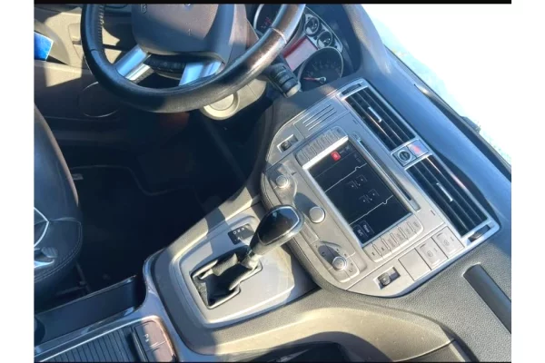 Auto in Vendita a Lushnja - 9,300 Euro