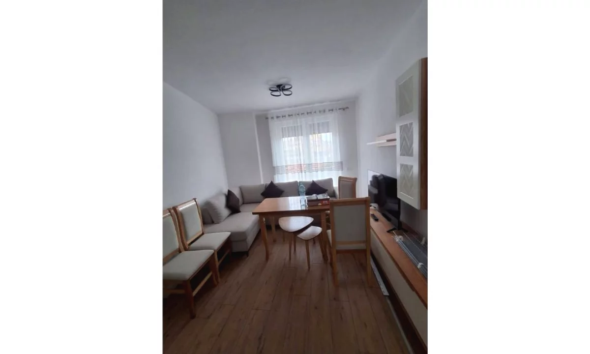 Shtepi me qera Apartament ne Tirane, 2+1, Mobilimi E mobiluar, Pagesa 700  Euro.