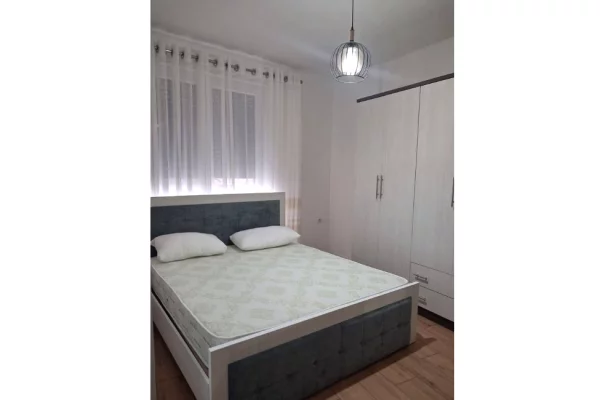 Shtepi me qera Apartament ne Tirane, 2+1, Mobilimi E mobiluar, Pagesa 700  Euro.