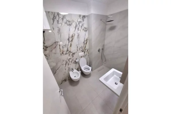 Shtepi me qera Apartament ne Tirane, 2+1, Mobilimi E mobiluar, Pagesa 700  Euro.