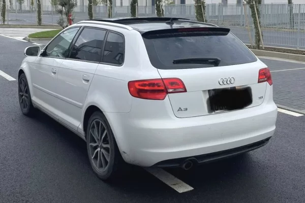 Auto in Vendita a Durazzo - 7,300 Euro