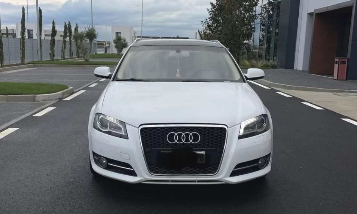 Auto in Vendita a Durazzo, Audi, 2011 Diesel,Kambio Automatik Pagamento 7,300  Euro.