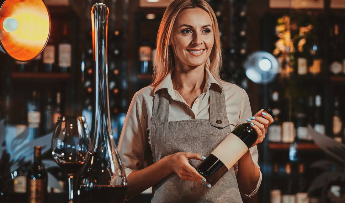 Njoftime Pune ne Tirane, Profesioni Banakiere , Me eksperience, Pagesa 60,000  Leke.